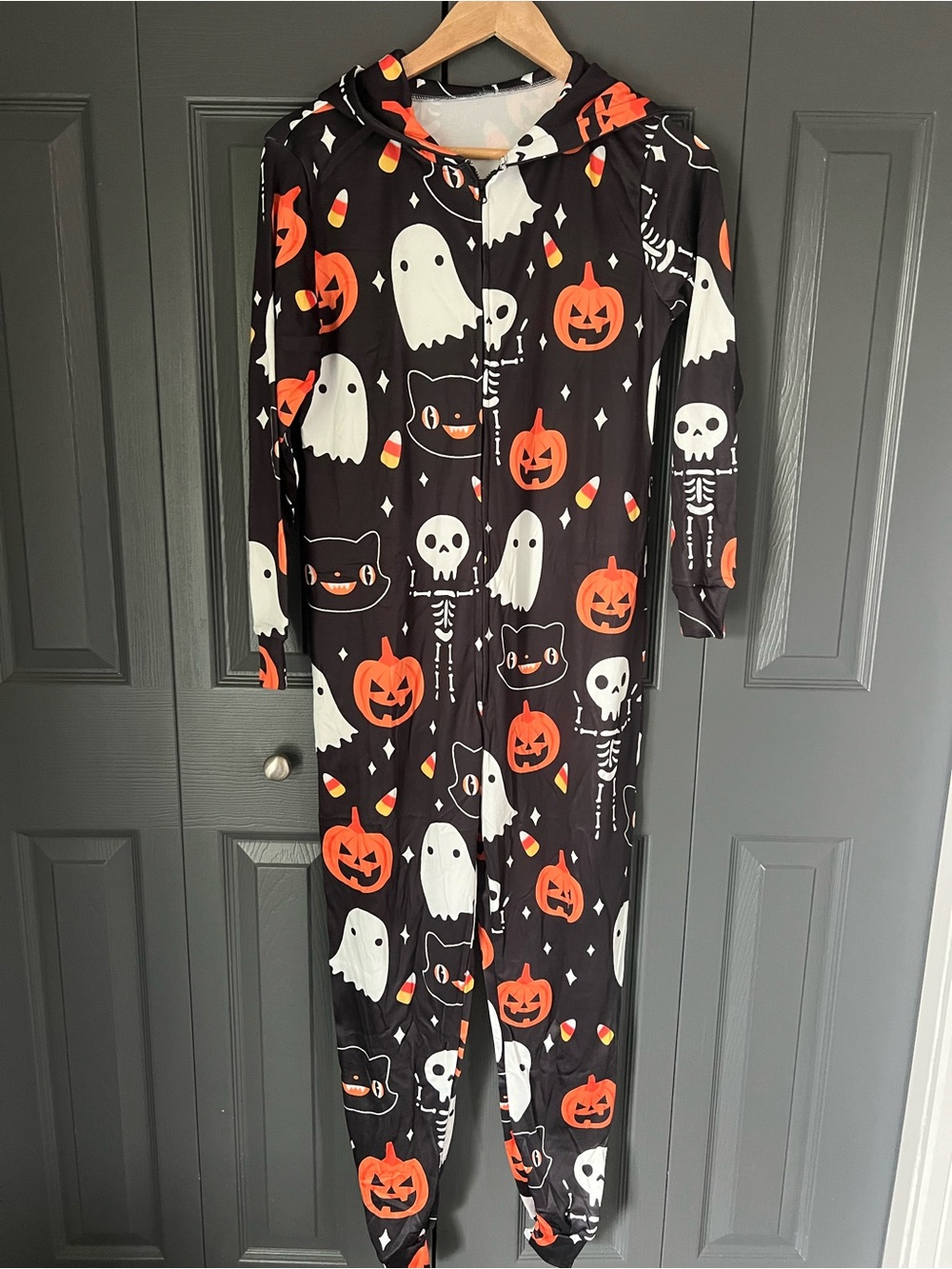 B-8-14 Halloween Black & Orange Ghosts Hooded Costume Onesie